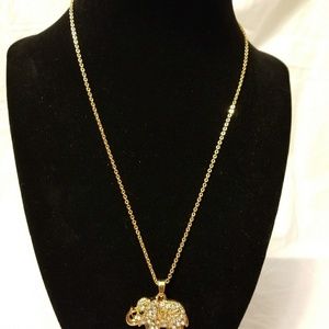 Elephant pendant necklace